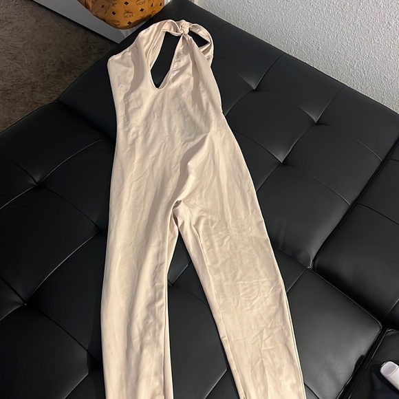 Jurllyshe Slant Shoulder Hollow Out Tight Casual Sports Solid Color Jumpsuit - Picture 2 of 2